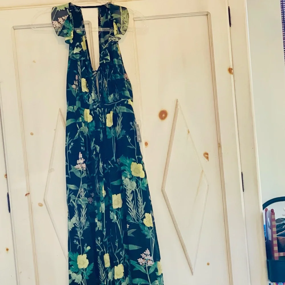 "Leaf Your Mark" Maxi Dress from
Lulus. Size X-Small NWT - Picture 2 of 7
